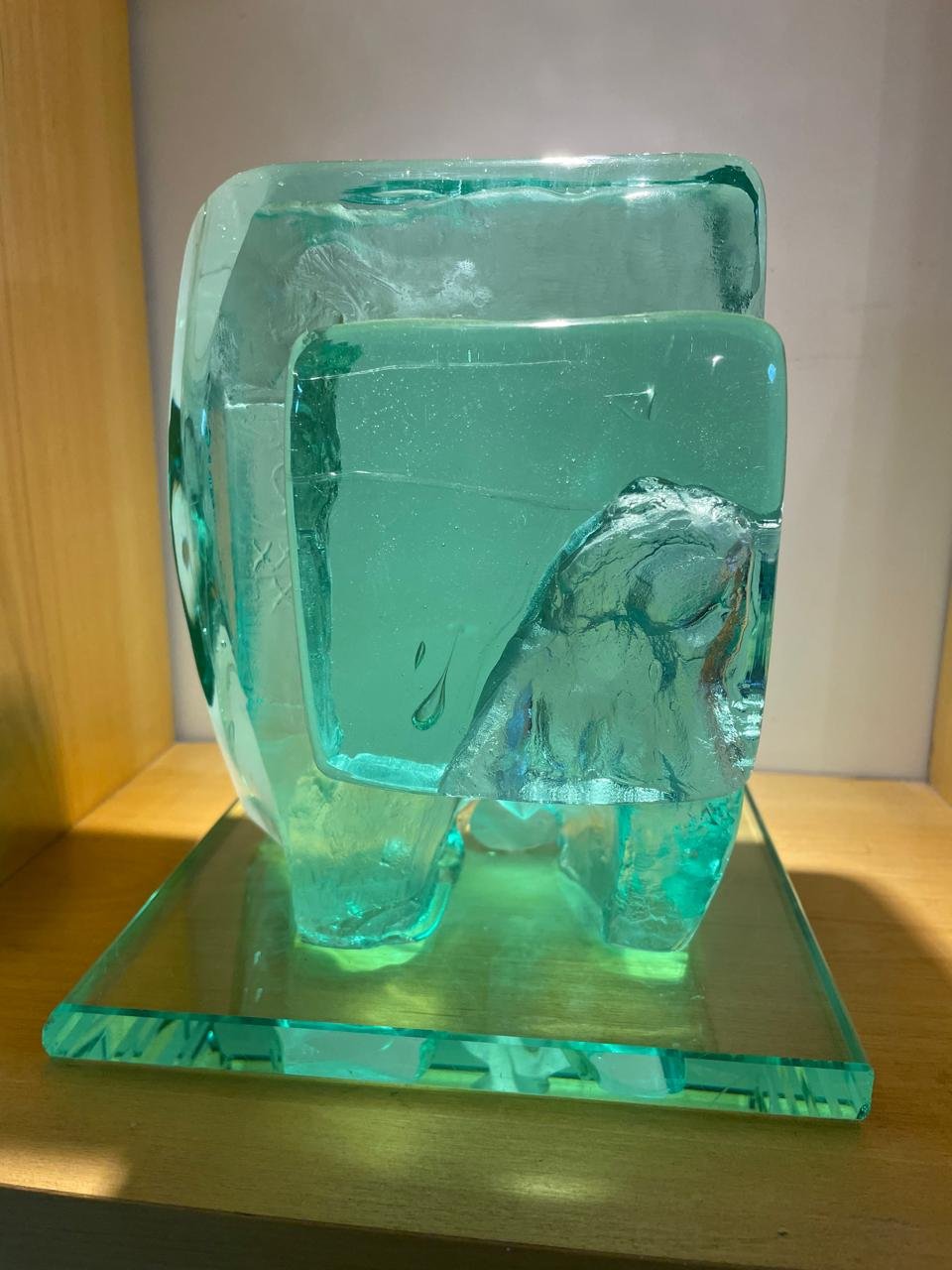 Esperando Técnica: Casting Medidas: 20 cm x 30 cm x 25 cm Esperando Técnica: Casting Medidas: 20 cm x 30 cm x 25 cm